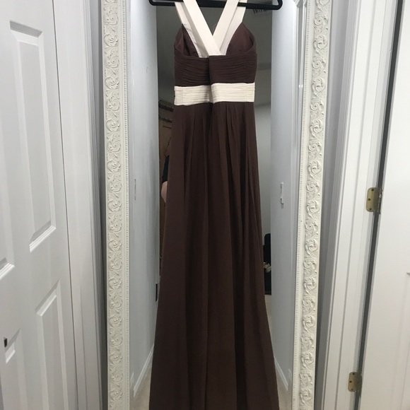 Elegant Evening Gown - Picture 3 of 3